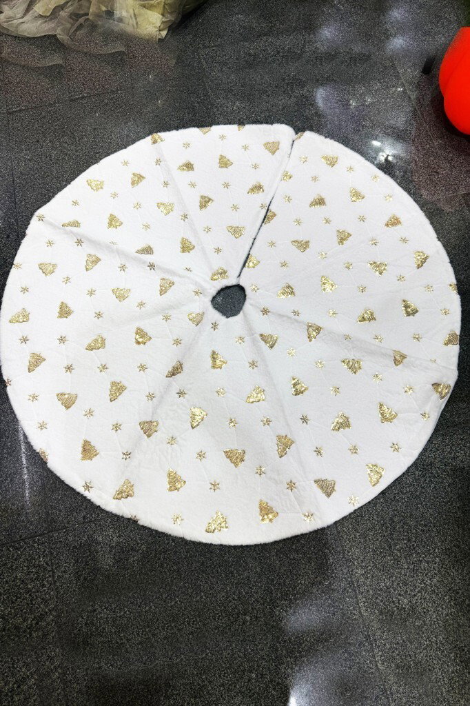 Beysüs Yılbaşı Çam Ağacı Süsü Çam Altı Örtüsü Peluş Gold Kar Desenli Beyaz - Beysüs