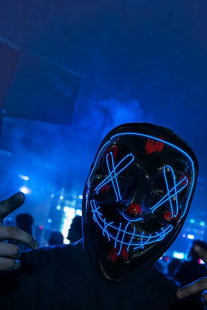 Cadılar Bayramı Siyah Maske Neon Mavi Işıklı - 1
