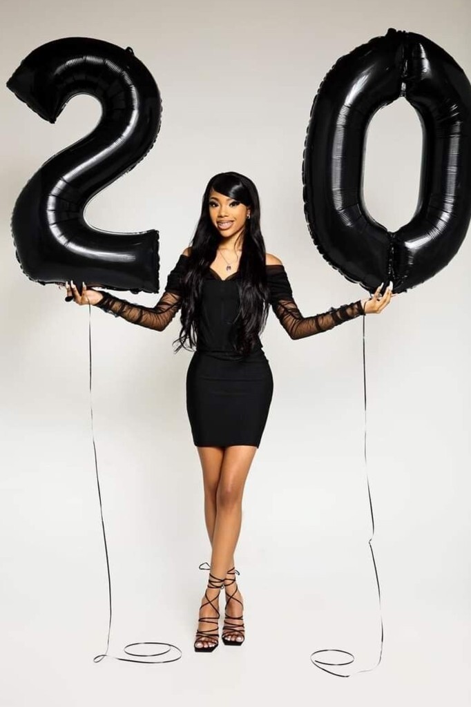 Beysüs Siyah 20 Rakam Folyo Balon - 3