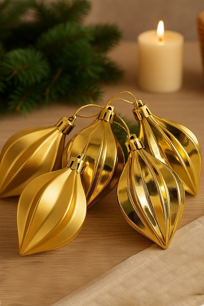 Beysüs Yılbaşı Çam Ağacı Süsü Parlak Gold Damla Cici Top 9 cm 6'lı - 6